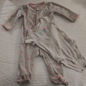 BOGO🆓 | Carters Footsie Bodysuit PJs + Onesie